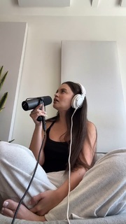 Sabrina Claudio feet photo 9