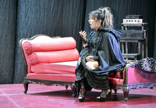 Sabrina Impacciatore feet photo 1