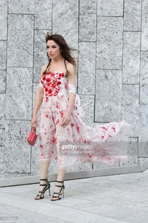 Sabrina Impacciatore feet photo 8