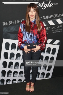 Sabrina Impacciatore feet photo 4