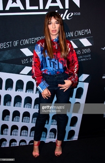Sabrina Impacciatore feet photo 3