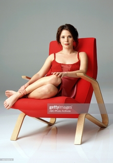 Sabrina Lloyd feet photo 6