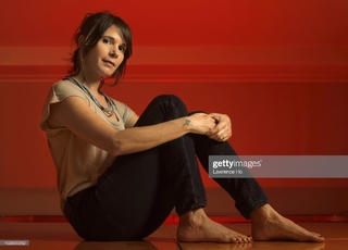 Sabrina Lloyd feet photo 3