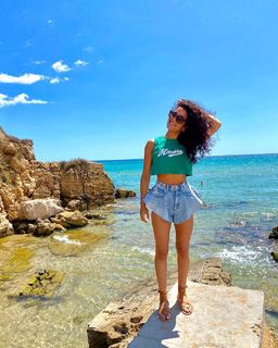Sabrina Ouazani feet photo 2