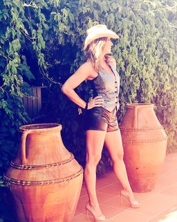 Sabrina Salerno feet photo thumbnail