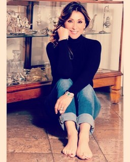 Sabrina Salerno feet photo thumbnail