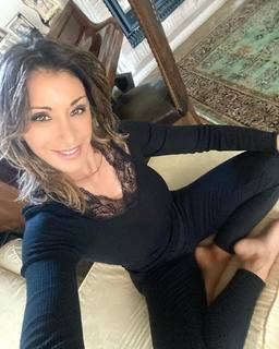 Sabrina Salerno feet photo thumbnail