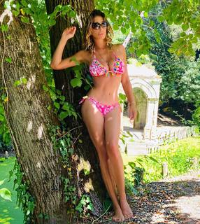 Sabrina Salerno feet photo thumbnail