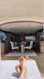 Sabrina Salerno feet photo thumbnail