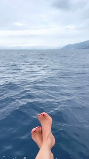 Sabrina Salerno feet photo thumbnail