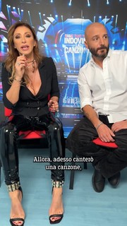 Sabrina Salerno feet photo thumbnail