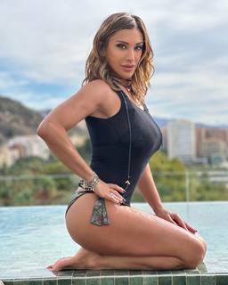 Sabrina Salerno feet photo thumbnail