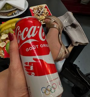 Sabrina Salerno feet photo thumbnail