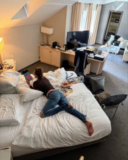 Sabrina Salerno feet photo thumbnail