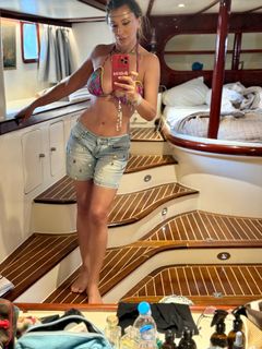 Sabrina Salerno feet photo thumbnail