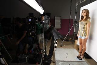Sabrina Sato feet photo thumbnail