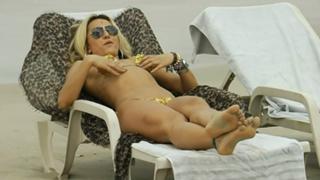Sabrina Sato feet photo thumbnail