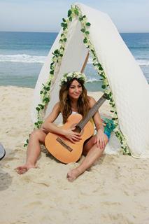 Sabrina Sato feet photo thumbnail