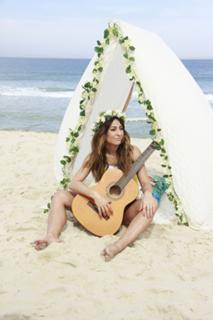 Sabrina Sato feet photo thumbnail