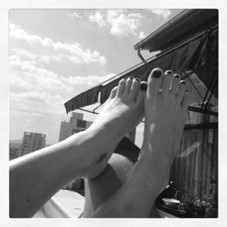 Sabrina Sato feet photo thumbnail