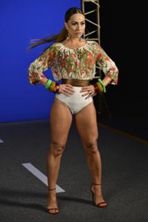 Sabrina Sato feet photo thumbnail