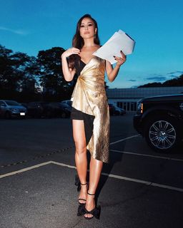 Sabrina Sato feet photo thumbnail