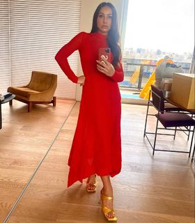Sabrina Sato feet photo thumbnail