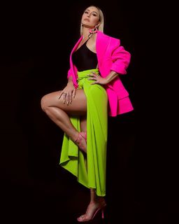 Sabrina Sato feet photo thumbnail