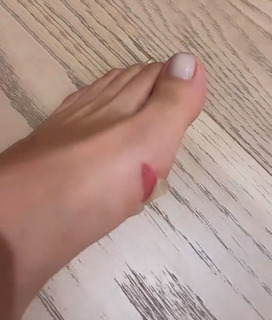 Sabrina Sato feet photo thumbnail