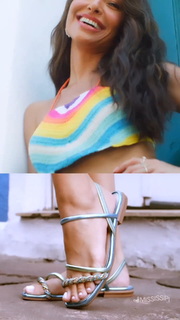 Sabrina Sato feet photo thumbnail