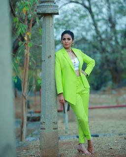 Sada feet photo thumbnail