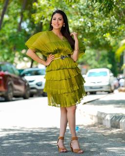 Sada feet photo thumbnail