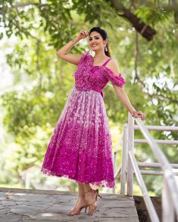 Sada feet photo thumbnail