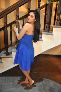 Sada feet photo thumbnail