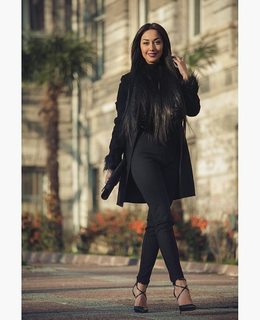 Sadaf Taherian feet photo thumbnail