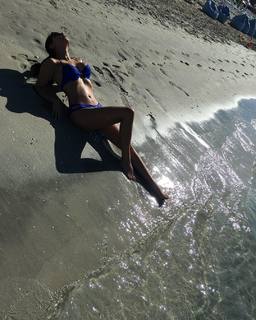 Sadaf Taherian feet photo thumbnail