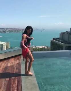 Sadaf Taherian feet photo thumbnail