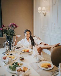 Sadaf Taherian feet photo thumbnail