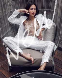 Sadaf Taherian feet photo thumbnail