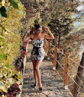 Sadaf Taherian feet photo thumbnail