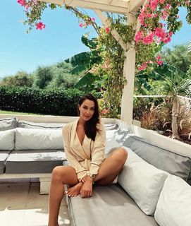 Sadaf Taherian feet photo thumbnail