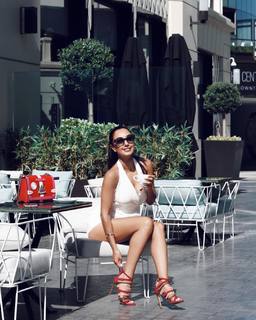 Sadaf Taherian feet photo thumbnail