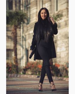 Sadaf Taherian feet photo thumbnail