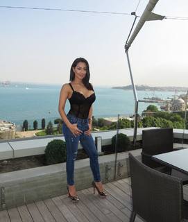 Sadaf Taherian feet photo thumbnail