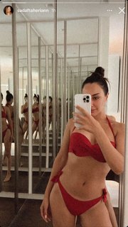 Sadaf Taherian feet photo thumbnail