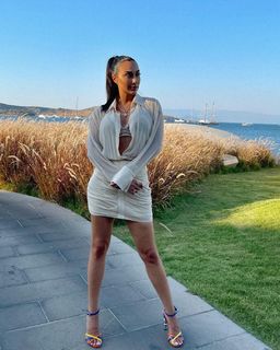 Sadaf Taherian feet photo thumbnail