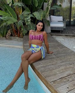 Sadaf Taherian feet photo thumbnail