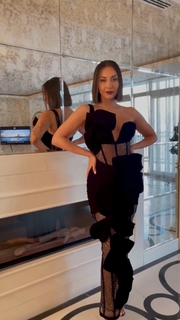 Sadaf Taherian feet photo thumbnail