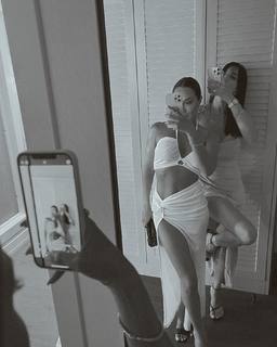 Sadaf Taherian feet photo thumbnail