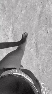 Sadaf Taherian feet photo thumbnail